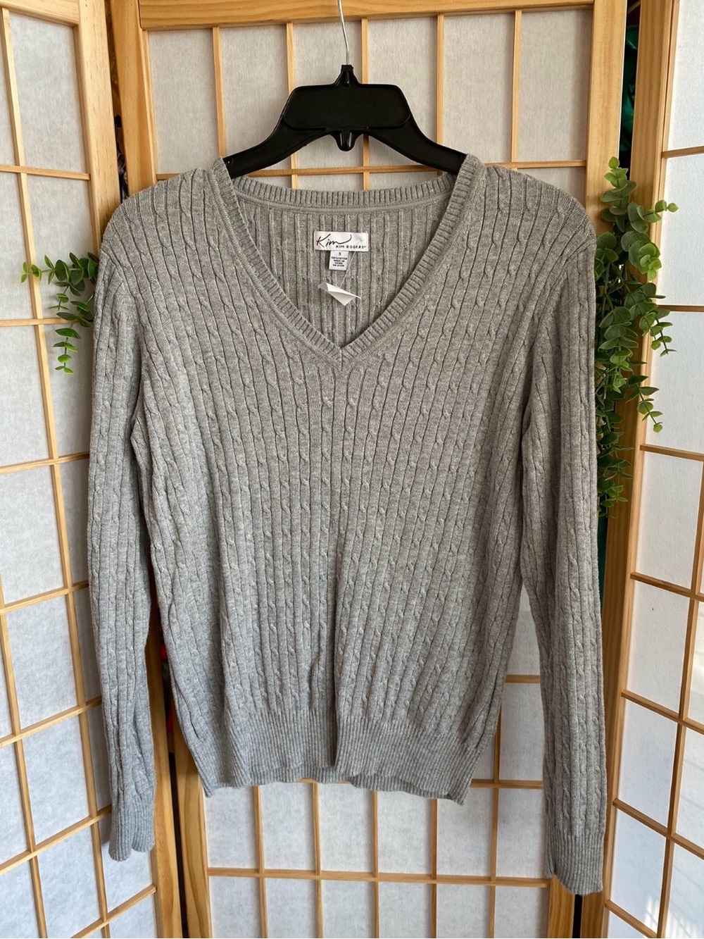 Kim Rogers Women's V-Neck Cable Knit Sweater - Light Gray